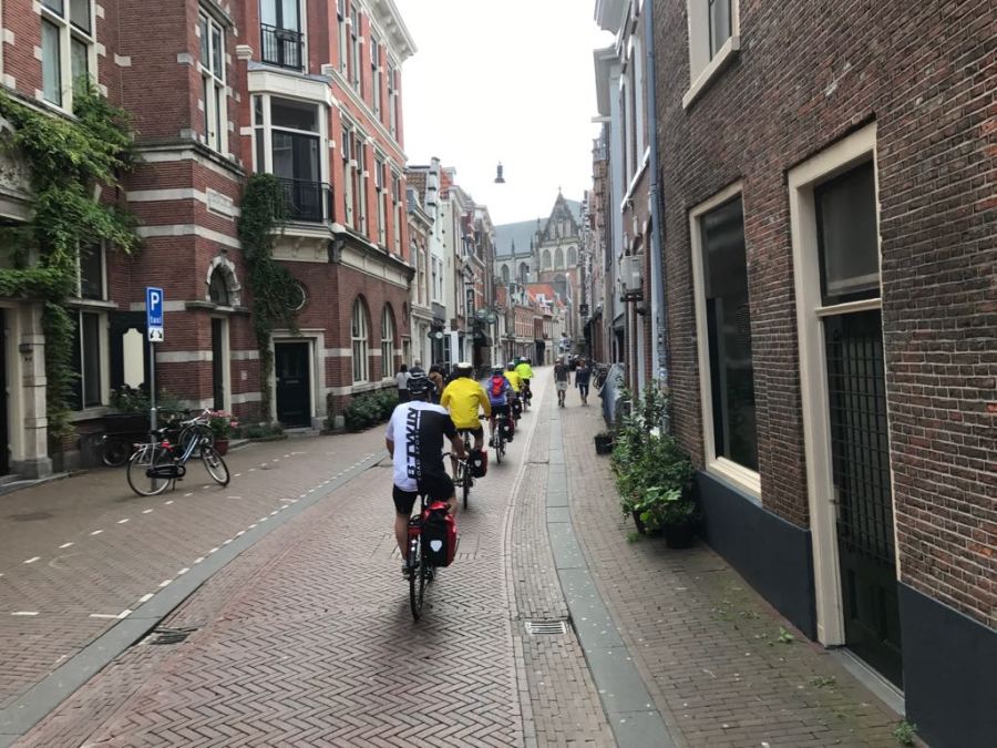 Trecho urbano do roteiro de bike pela Holanda.